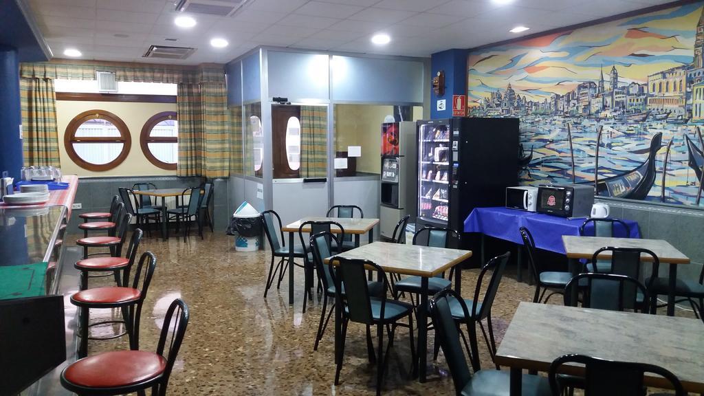 Hostal Venecia Monzon Exterior photo
