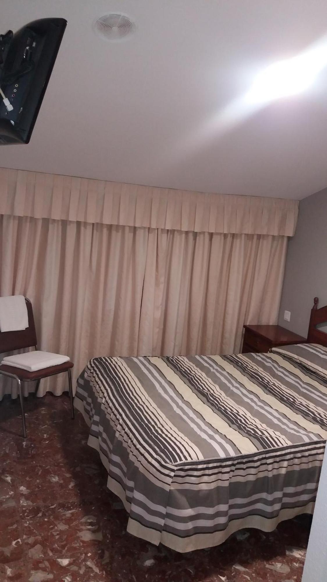 Hostal Venecia Monzon Exterior photo