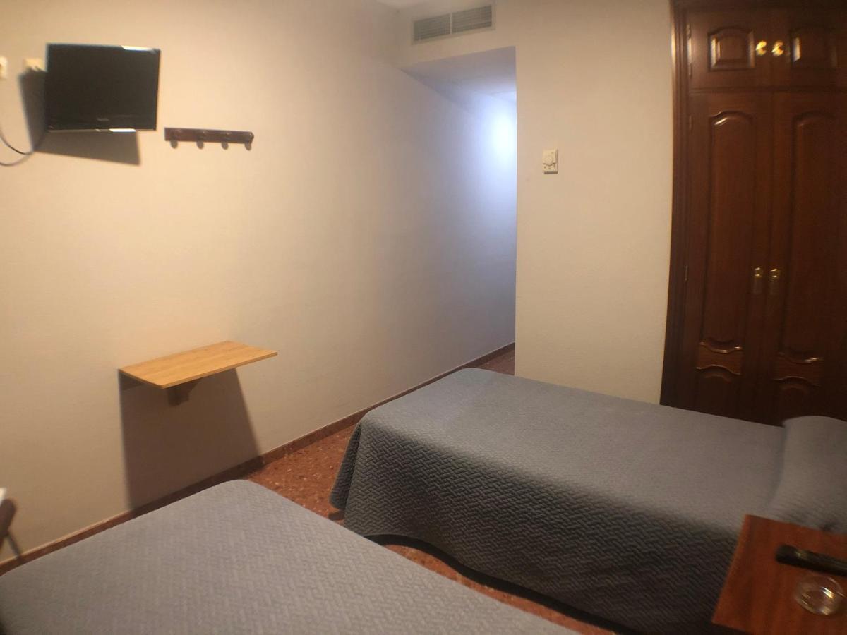Hostal Venecia Monzon Exterior photo